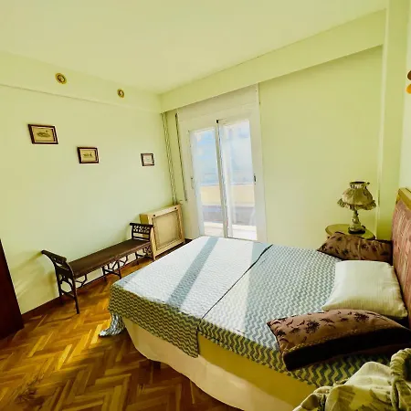 Your Second In With Private And Private Bathroom Close To Montjuic, Pl Espana, La Rambla, Ferry Port *