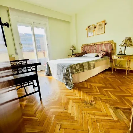 Your Second In With Private And Private Bathroom Close To Montjuic, Pl Espana, La Rambla, Ferry Port Rum i privatbostad Barcelona