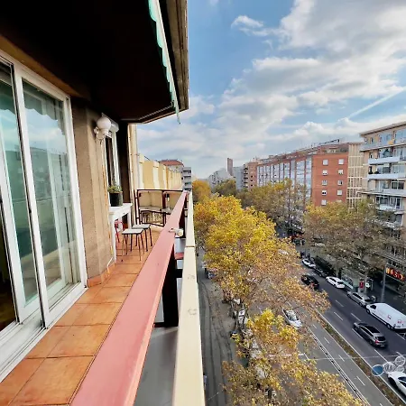 Rum i privatbostad Your Second In With Private And Private Bathroom Close To Montjuic, Pl Espana, La Rambla, Ferry Port Barcelona